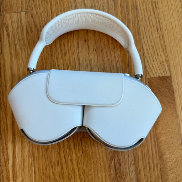 White AirPod Max headphones - Picture 2 of 5